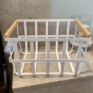 Core Home Metal Basket With Wood Handles